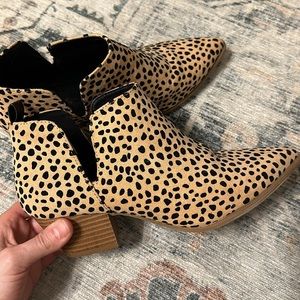 Lulu’s cheetah booties